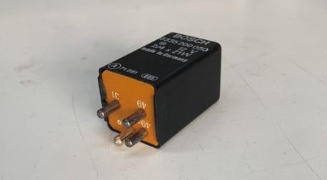 ΡΕΛΕ ΦΛΑΣ ΑΛΑΡΜ ALARM W123 ΣΕΝΤΑΝ S-CLASS W126 W123 ΚΟΥΠΕ C123 S-CLASS ΚΟΥΠΕ C126 ΤΡΕΙΣ ( 3 ) ΕΠΑΦΕΣ